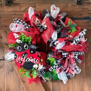 This lady bug wreath is getting us ready for Spring! Good for all spring/summer!